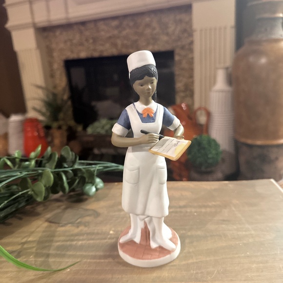 Vintage Lefton Porcelain Nurse Figurine With Note Pad. #00124. Made in 1991 - Picture 1 of 8